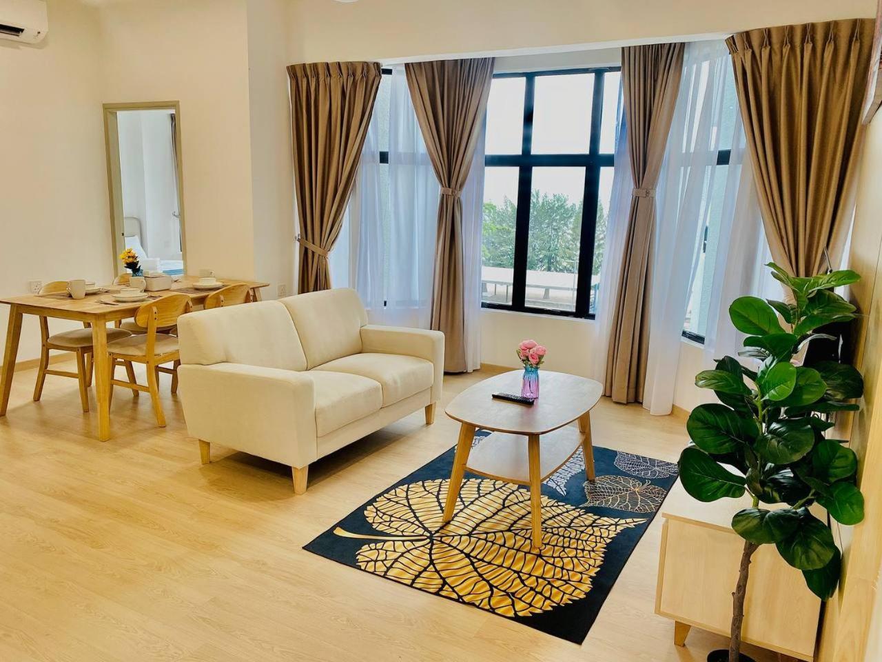 Mutiara Melaka Beach Resort By Glex Tangga Batu Eksteriør billede
